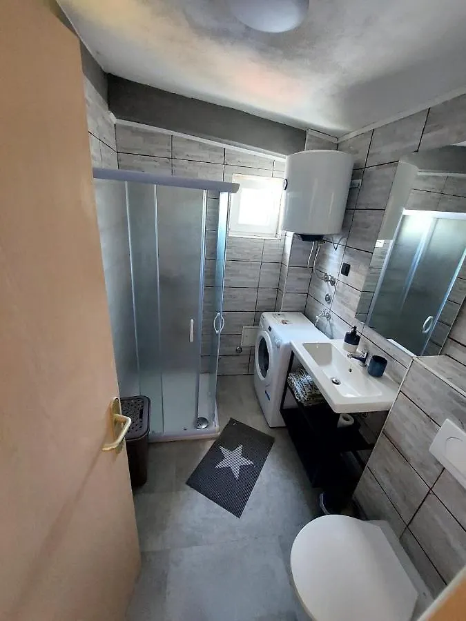 Apartman Mila Galizana 0*,