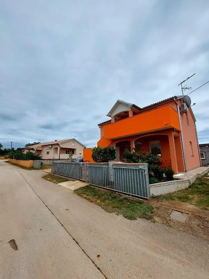 Apartment Apartman Mila Galizana Croatia